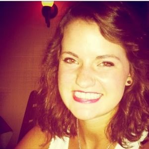 Meet your Posher, Abby